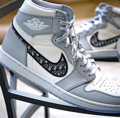 Buy Dior x Air Jordan 1 High .